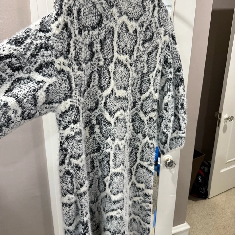 Anthropologie NWOT Chic Black and White Long Cardigan O/S - Picture 9 of 14
